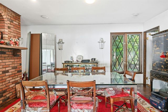 12 Tall Tree Court, Cold Spring Harbor, NY 11724