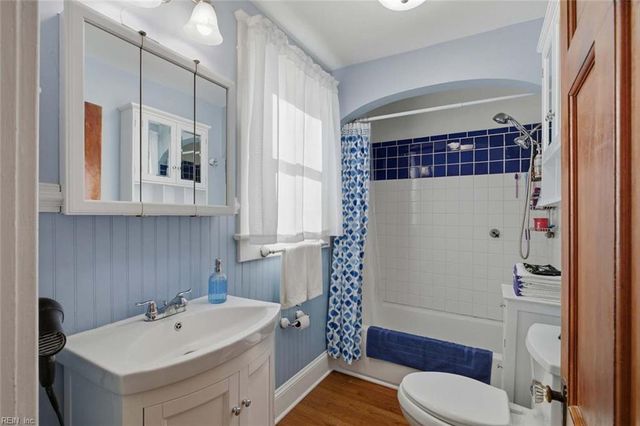 590 Sand Bank RD, Port Haywood, VA 23138