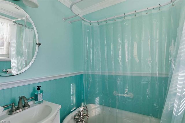 590 Sand Bank RD, Port Haywood, VA 23138