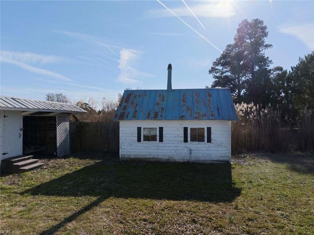 590 Sand Bank RD, Port Haywood, VA 23138