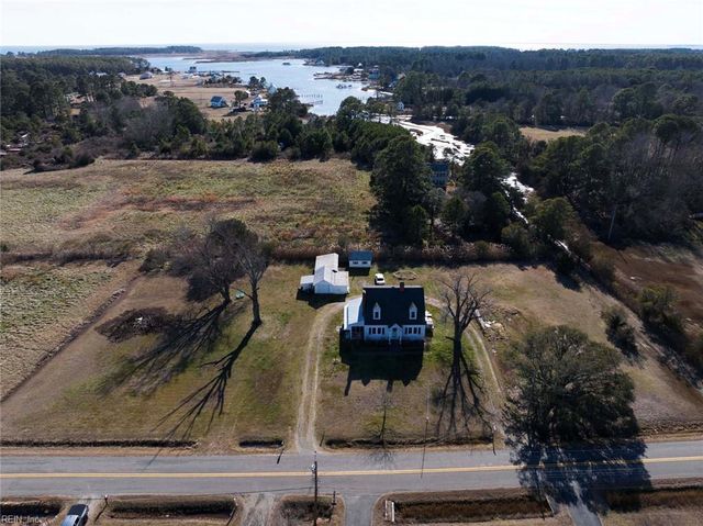 590 Sand Bank RD, Port Haywood, VA 23138