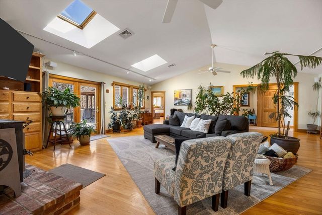 85 Pier Road, Wellfleet, MA 02667