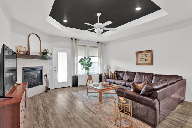 605 Warner Drive, Anna, TX 75409