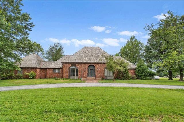 14908 E Pawhuska Road, Nevada, MO 64772