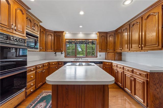 14908 E Pawhuska Road, Nevada, MO 64772