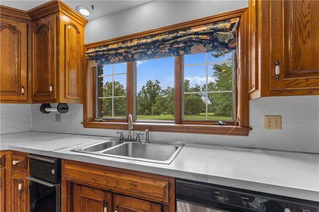 14908 E Pawhuska Road, Nevada, MO 64772