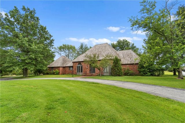 14908 E Pawhuska Road, Nevada, MO 64772