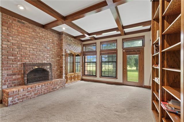 14908 E Pawhuska Road, Nevada, MO 64772