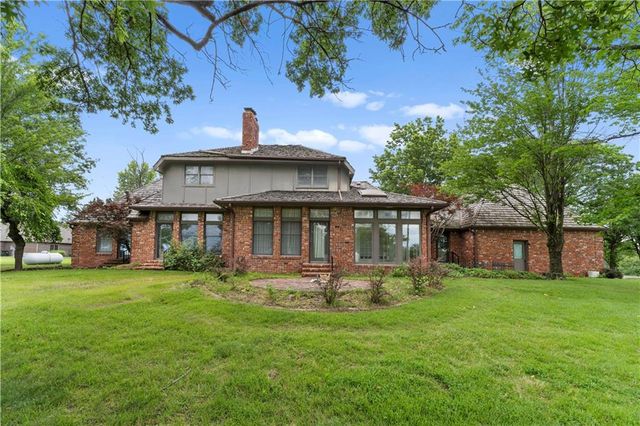 14908 E Pawhuska Road, Nevada, MO 64772