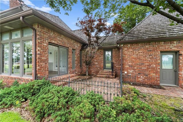 14908 E Pawhuska Road, Nevada, MO 64772