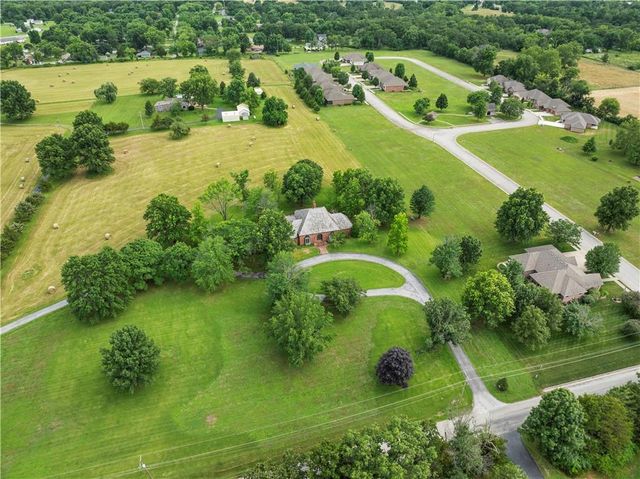 14908 E Pawhuska Road, Nevada, MO 64772