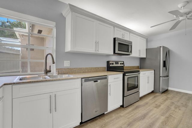 2003 Vision Drive, Palm Beach Gardens, FL 33418