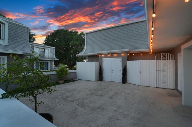 2003 Vision Drive, Palm Beach Gardens, FL 33418