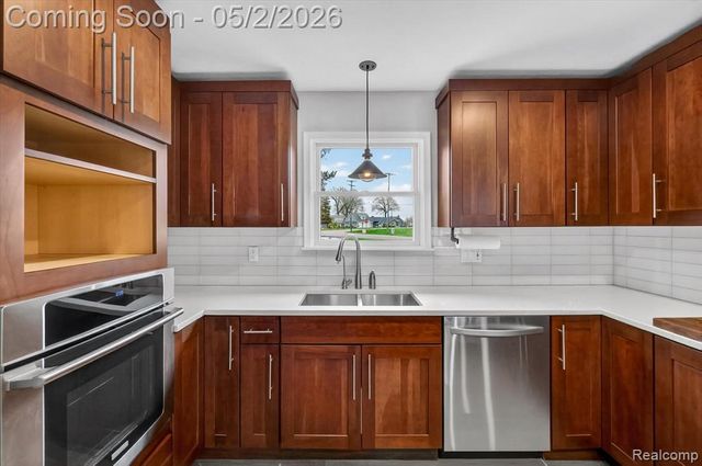 2264 Crane Road, Fenton, MI 48430