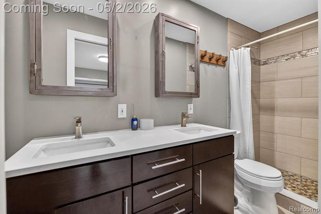 2264 Crane Road, Fenton, MI 48430