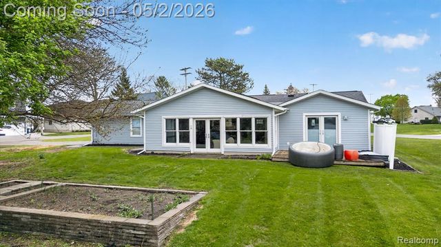2264 Crane Road, Fenton, MI 48430