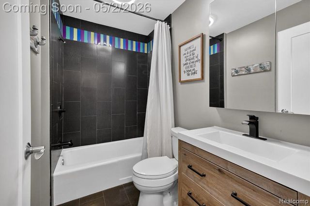 2264 Crane Road, Fenton, MI 48430