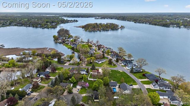 2264 Crane Road, Fenton, MI 48430
