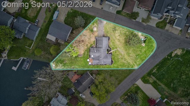 2264 Crane Road, Fenton, MI 48430