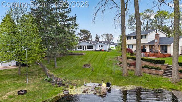 2264 Crane Road, Fenton, MI 48430