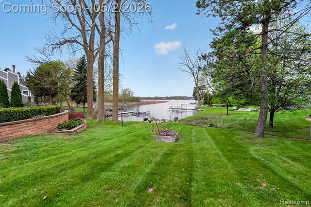 2264 Crane Road, Fenton, MI 48430