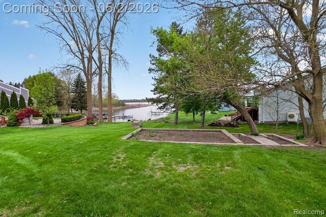 2264 Crane Road, Fenton, MI 48430