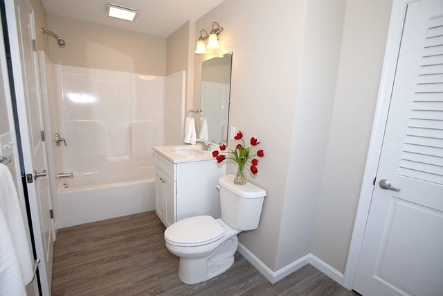 30 Temple 303, Whitman, MA 02382