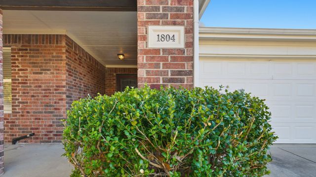 1804 Heron Drive, Aubrey, TX 76227