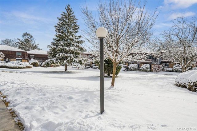 3 Germonds Village 2, Bardonia, NY 10954