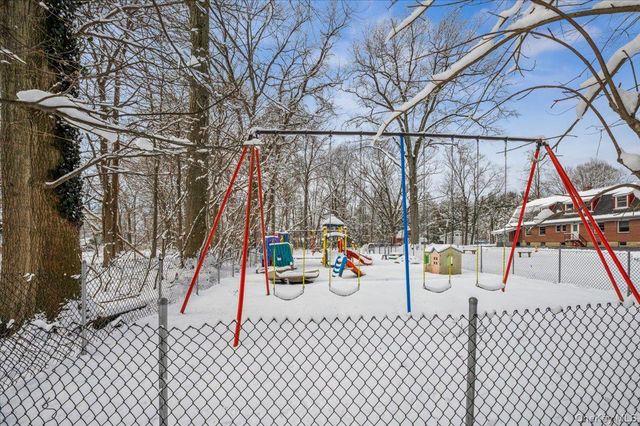 3 Germonds Village 2, Bardonia, NY 10954