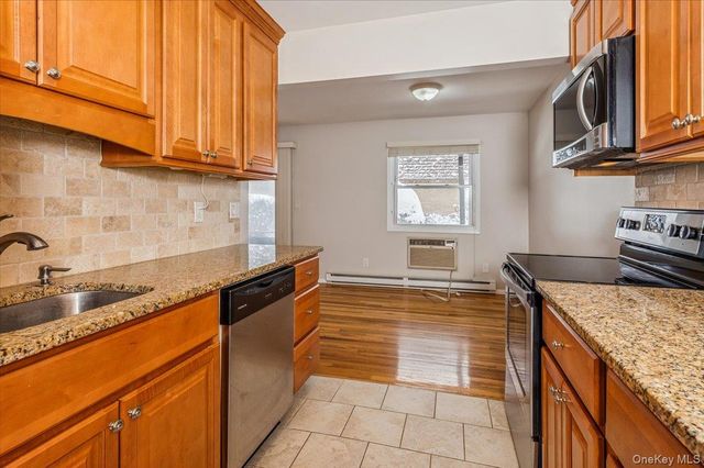 3 Germonds Village 2, Bardonia, NY 10954