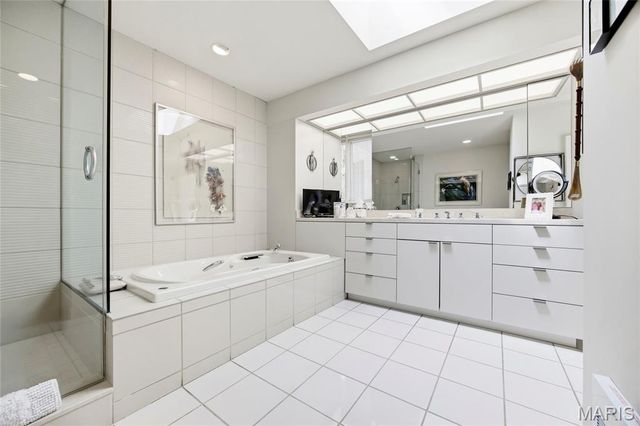 9005 Greenridge Drive, Richmond Heights, MO 63117