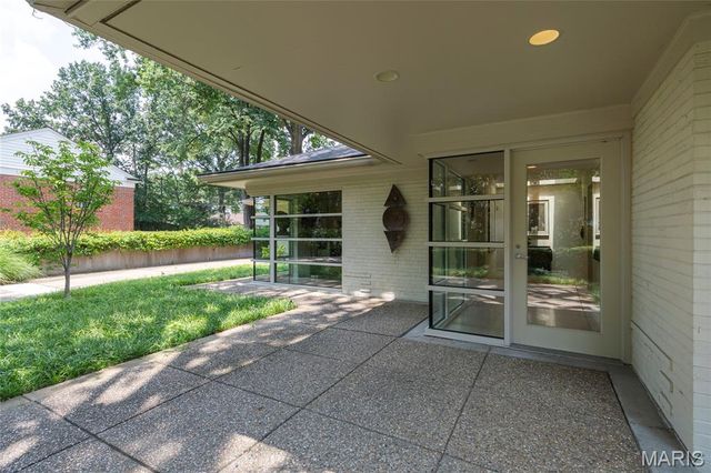 9005 Greenridge Drive, Richmond Heights, MO 63117
