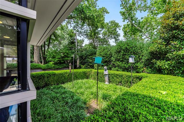 9005 Greenridge Drive, Richmond Heights, MO 63117
