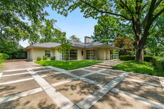 9005 Greenridge Drive, Richmond Heights, MO 63117