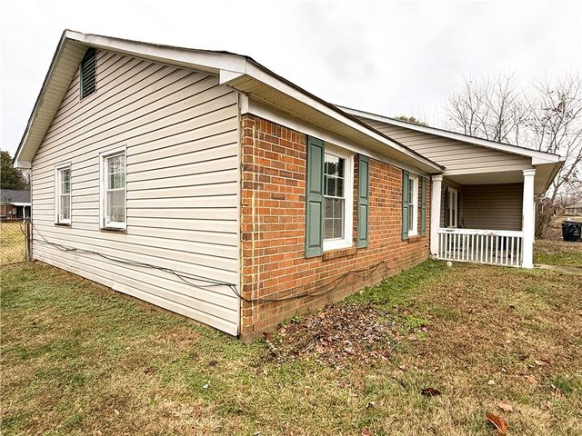 112 Palamon Street, Piedmont, SC 29673