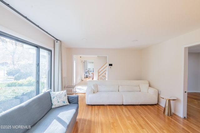 12 Pence Road, Manalapan, NJ 07726