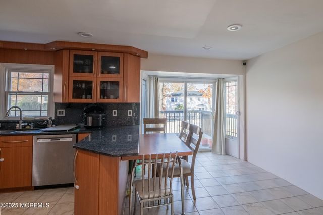 12 Pence Road, Manalapan, NJ 07726