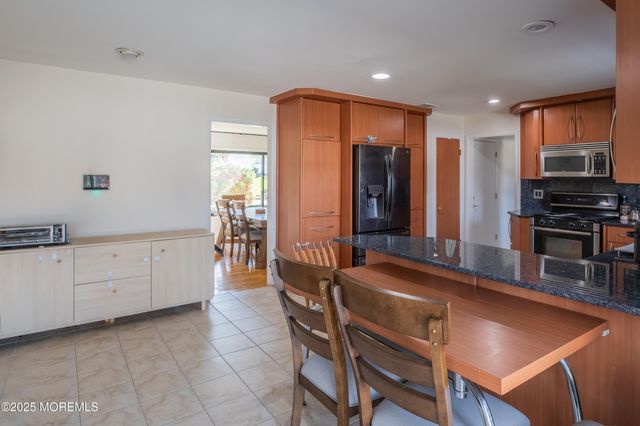 12 Pence Road, Manalapan, NJ 07726