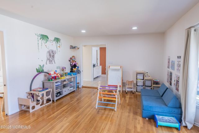 12 Pence Road, Manalapan, NJ 07726