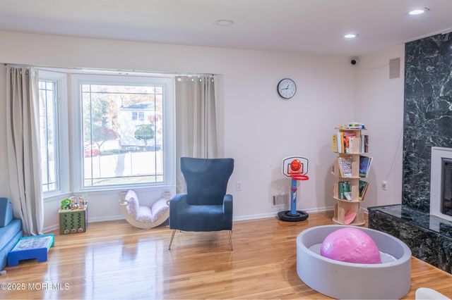 12 Pence Road, Manalapan, NJ 07726