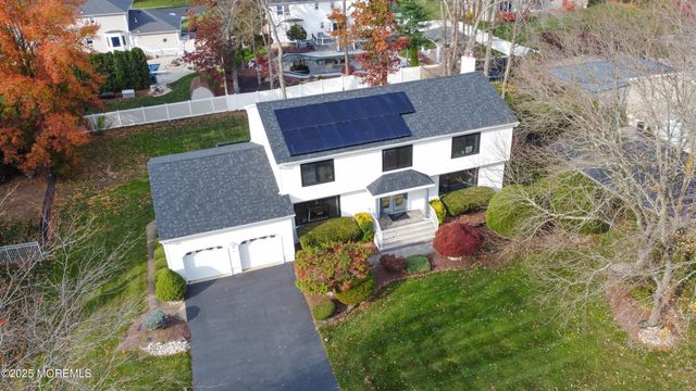 12 Pence Road, Manalapan, NJ 07726