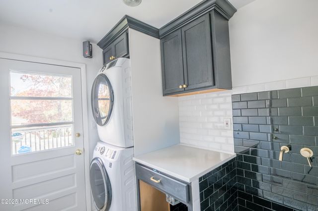 12 Pence Road, Manalapan, NJ 07726