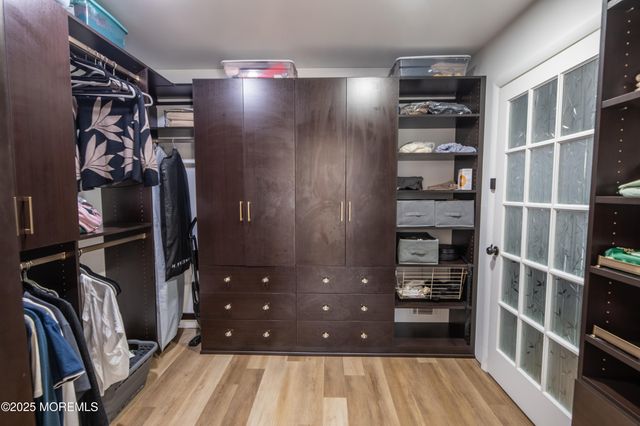 12 Pence Road, Manalapan, NJ 07726