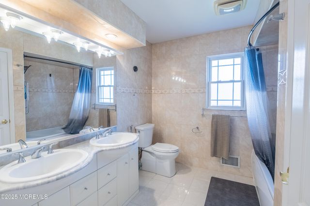 12 Pence Road, Manalapan, NJ 07726