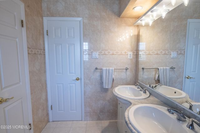 12 Pence Road, Manalapan, NJ 07726