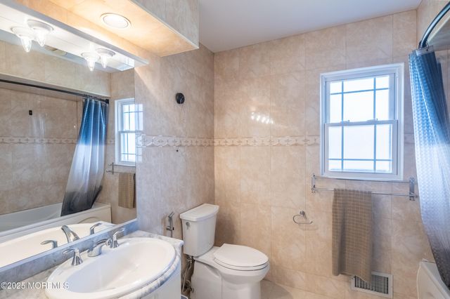 12 Pence Road, Manalapan, NJ 07726