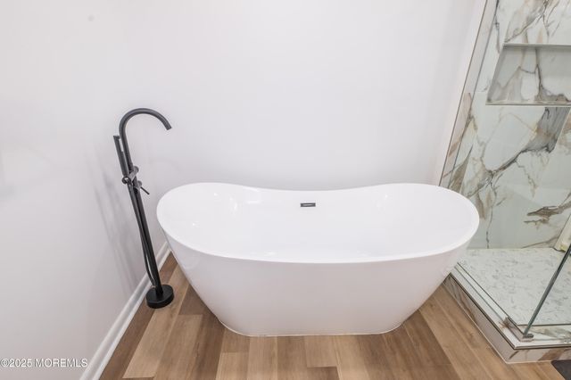 12 Pence Road, Manalapan, NJ 07726