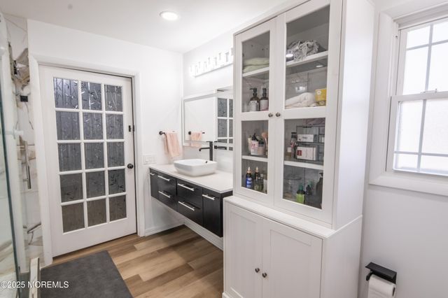 12 Pence Road, Manalapan, NJ 07726