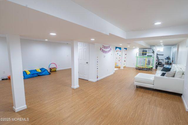 12 Pence Road, Manalapan, NJ 07726